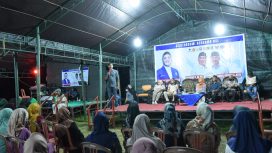 Suasana saat Sekretaris DPD NasDem Donggala, Moh Taufik menyampaikan sambutan pada acara silaturahmi Calon Gubernur dan Wakil Gubernur Sulawesi Tengah, Ahmad Ali dan Abdul Karim Aljufri, bersama Ketua DPW NasDem Sulawesi Tengah, Nilam Sari Lawira, yang diadakan di Desa Wani 2, Kecamatan Tanantovea, pada Jumat malam (06/09/24).. photo: netiz.id (Akib).