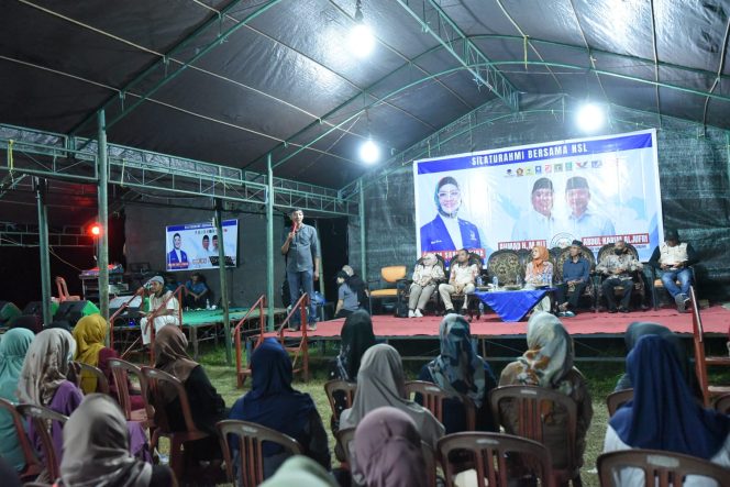 
					Suasana saat Sekretaris DPD NasDem Donggala, Moh Taufik menyampaikan sambutan pada acara silaturahmi Calon Gubernur dan Wakil Gubernur Sulawesi Tengah, Ahmad Ali dan Abdul Karim Aljufri, bersama Ketua DPW NasDem Sulawesi Tengah, Nilam Sari Lawira, yang diadakan di Desa Wani 2, Kecamatan Tanantovea, pada Jumat malam (06/09/24).. photo: netiz.id (Akib).