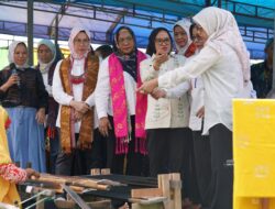 DWP Kemenkumham RI Tinjau Produksi Tenun Kelor di Palu