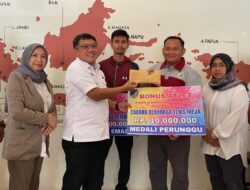 Pj Bupati Rifani Bagikan Bonus Kepada Atlet Donggala yang Berprestasi di PON Aceh-Sumut