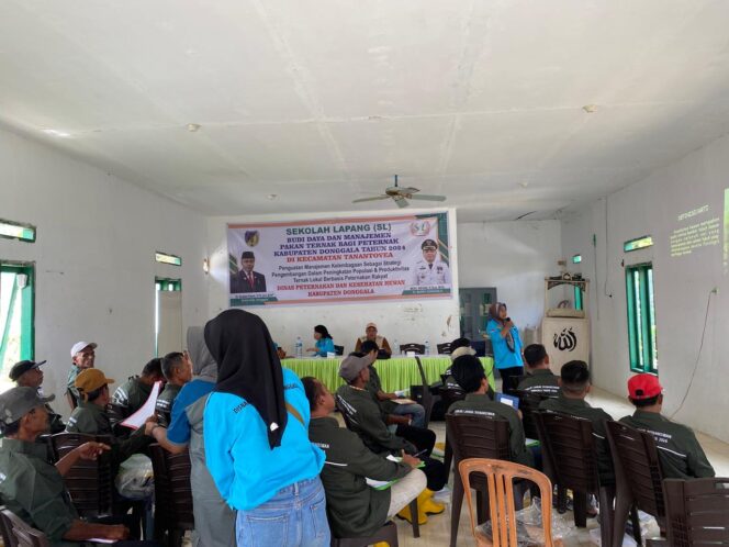 
					Suasana saat peternak mengikuti giat sekolah lapang yang digelar Disnakkeswan Donggala pada Selasa (01/10/24). FOTO: netiz.id (Akib).