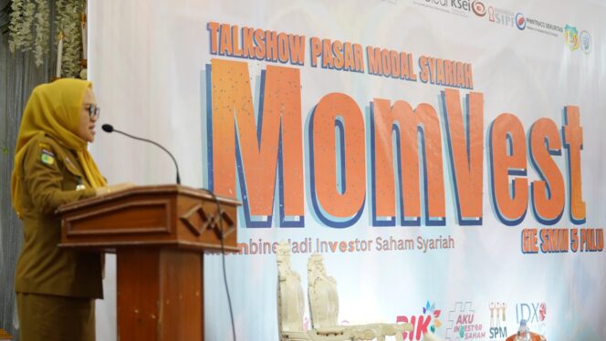 
					Sekretaris Daerah Kota Palu Irmayanti Pettalolo, secara resmi membuka acara Talkshow Pasar Modal Syariah bertajuk 