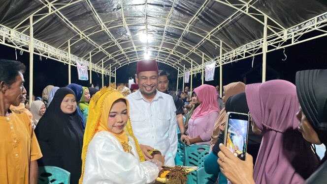 
					Calon Bupati Donggala nomor urut 5 Moh Yasin saat kampanye tatap muka di desa Towale Kec Banawa Tengah. //FOTO:Ginda
