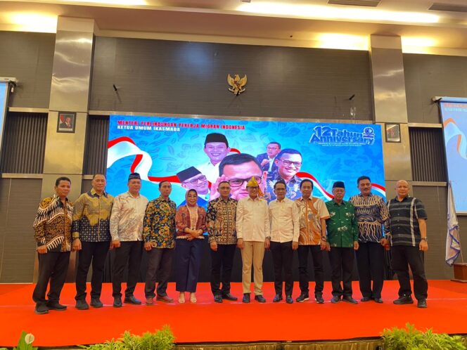 
					Anggota DPRD Provinsi Sulawesi Tengah, Abdul Rahman, mewakili Ketua DPRD Sulteng, menghadiri acara peringatan 12th Anniversary Ikatan Alumni SMA Negeri 2 (IKASMADA) Kota Palu yang digelar di Hotel Best Western, Kota Palu, pada Minggu (17/11/24). FOTO: RAMADHAN