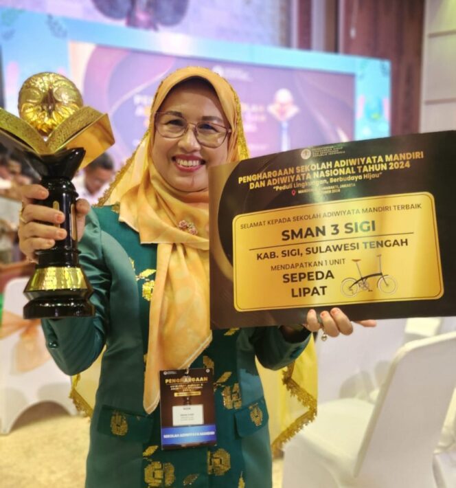 
					Mujizat, Kepala SMAN 3 Sigi. (FOTO: ISTIMEWA)