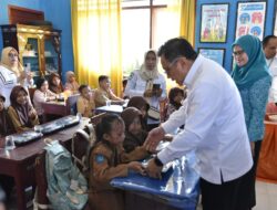 Pj Bupati Donggala, Moh Rifani Tinjau Program Makan Bergizi Gratis di Dua Sekolah Dasar