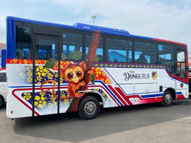 
					Bus Trans Donggala. FOTO: netiz.id (Akib)