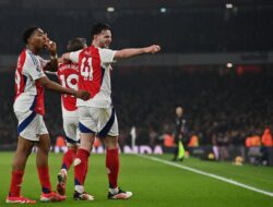 Arsenal Taklukkan Tottenham 2-1, Perkecil Jarak dengan Liverpool