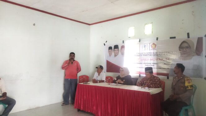 
					Anggota DPRD Donggala, Fany Sirey Mowar, menggelar reses Masa Sidang I Tahun 2025 di Desa Walandano, Kecamatan Baalesang Tanjung, pada Jumat (07/03/25). FOTO: TIM