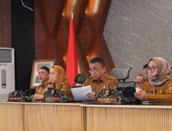 Rapat Kerja Perdana Pemkot Palu 2025, Wali Kota Dorong Optimalisasi PAD