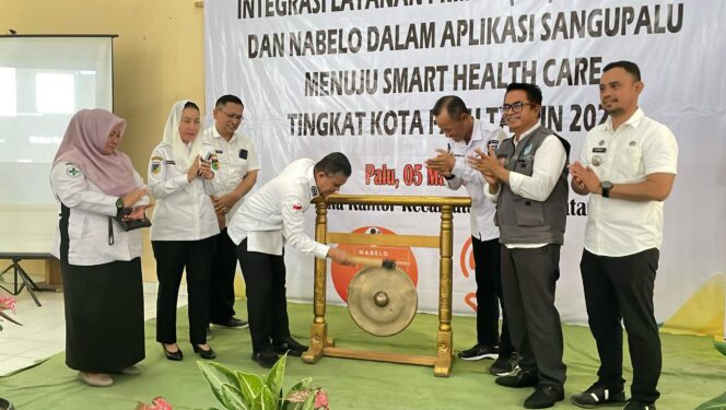 
					Peresmian launching penerapan ILP oleh Wali Kota, Hadianto Rasyid di dampingi Wakil Wali Kota Palu serta dinas terkait, di ruang Aula kantor kecematan Palu Selatan. //FOTO:Ginda