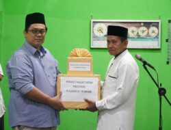 Pemprov Sulteng Salurkan Bantuan Al-Qur’an dan Sembako di Safari Ramadhan Desa Bora