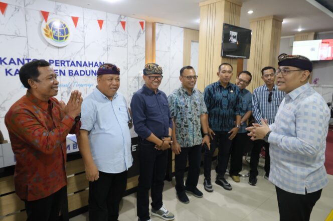 
					Wakil Menteri Agraria dan Tata Ruang/Wakil Kepala Badan Pertanahan Nasional (Wamen ATR/Waka BPN), Ossy Dermawan, FOTO: istimewa