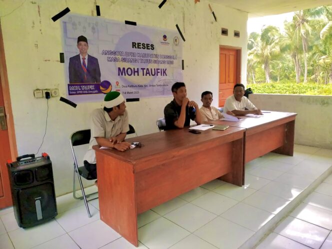 
					Ketua DPRD Donggala, Moh Taufik, melaksanakan kegiatan reses dalam rangka menyerap aspirasi masyarakat di Desa Kaliburu kata, Kecamatan Sindue Tombusabora, pada Jumat (07/03/25). FOTO: TIM