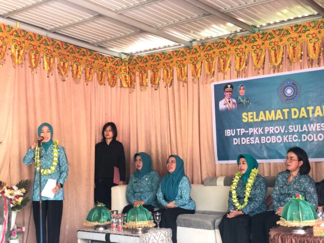 
					Saat Ketua Tim Penggerak Pemberdayaan dan Kesejahteraan Keluarga (TP-PKK) Provinsi Sulawesi Tengah, Sry Nirwanti Bahason, melakukan kunjungan kerja perdana ke Kabupaten Sigi, Rabu (16/04/24). FOTO: istimewa