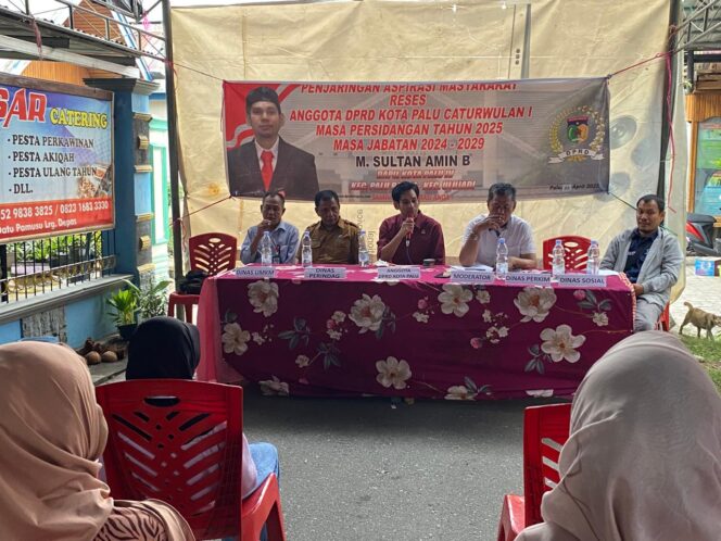 
					Anggota DPRD Kota Palu, M. Sultan Amin B saat reses di Jalan Datu Pamusu, Kelurahan Kamonji, Kecamatan Palu Barat, pada Selasa kemarin (22/04/25). FOTO: netiz.id