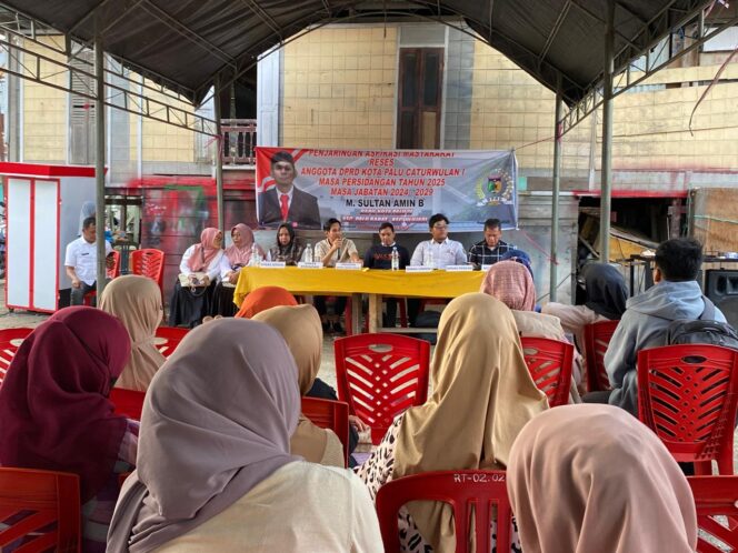 
					Saat Reses Anggota DPRD Kota Palu, M Sultan Amin B di Lorong Motezza kelurahan Baru. FOTO: netiz.id