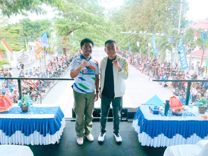 
					Anggota DPRD Sulteng, Henri Muhidin saat menghadiri pembukaan Berani Drag Race and Bike 2025. FOTO: ZAINAL