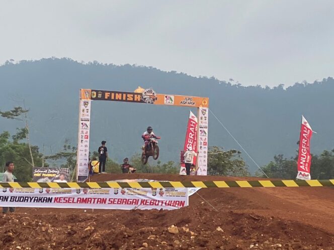 
					Kejuaraan Mayday Grass Track 2025 resmi dimulai di Sirkuit Kawan ET Korowou, Morowali Utara. FOTO: istimewa