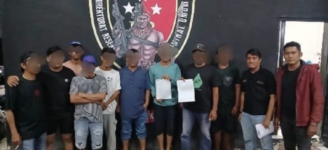 
					Tim Resmob Ditreskrimum Polda Sulawesi Tengah mengamankan tujuh orang pelaku parkir liar di Kota Palu, Jumat malam (16/05/25). (Dok. Humas Polda Sulteng)