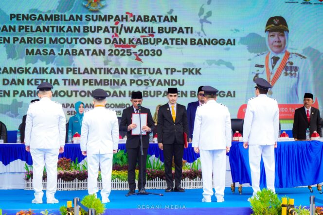 
					Gubernur Sulteng, Anwar Hafid saat melantik Bupati dan Wakil Bupati Parigi Moutong serta Banggai pada Senin (02/06/25). FOTO: istimewa