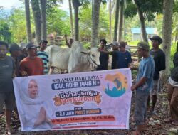 Wagub Sulteng Serahkan Hewan Kurban untuk Warga Desa Beka Sigi