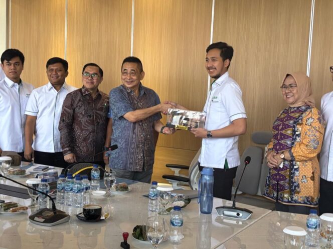 
					Wakil Ketua Komisi II DPRD Sulteng, Sony Tandra Bersama rombongan. FOTO: istimewa