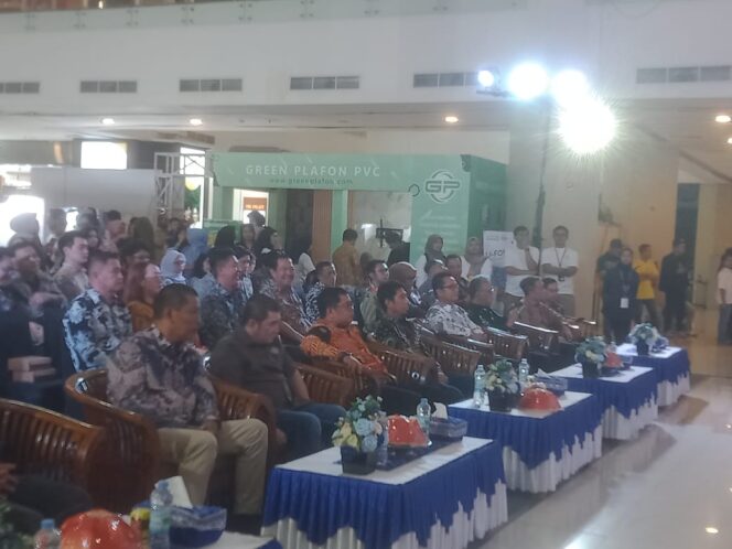 
					Para tamu undangan menghadiri pembukaan Expo Properti Sulawesi Tengah 2025 di Palu Grand Mall, Kamis (07/08/25). FOTO: istimewa