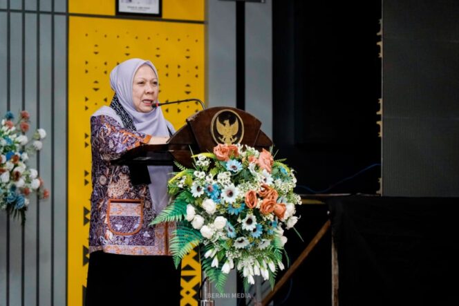 
					Wakil Gubernur Sulawesi Tengah, dr. Reny A. Lamadjido, saat menyampaikan arahan pada rapat kerja Program BERANI Sehat bersama Pemerintah Kabupaten Morowali di Aula Kantor Bupati Morowali, Bungku, Kamis (21/08/25). FOTO: istimewa