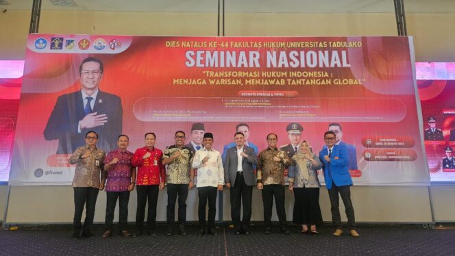 
					Wakil Ketua III DPRD Sulawesi Tengah, H. Ambo Dalle, menghadiri Dies Natalis ke-44 Fakultas Hukum Universitas Tadulako. FOTO: istimewa