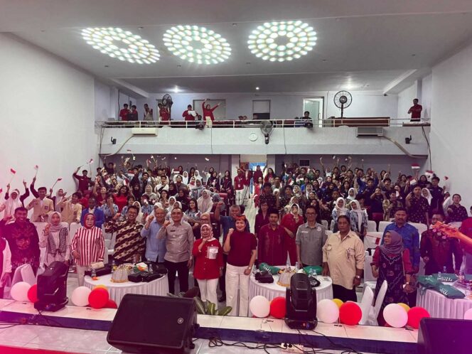 
					Suasana peluncuran program “Kita Indonesia” di Gedung Madamba RRI Palu, Sabtu (23/08/25), yang dihadiri Anggota DPRD Sulteng bersama perwakilan pemerintah daerah, tokoh masyarakat, dan ratusan generasi muda.