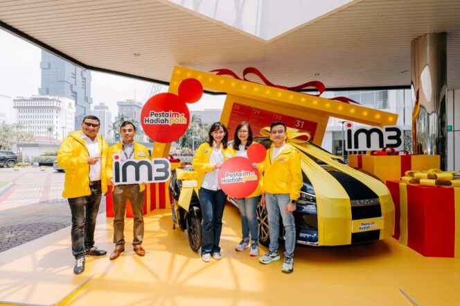 
					Manajemen Indosat Ooredoo Hutchison bersama tim IM3 meluncurkan program loyalitas tahunan “Pesta Hadiah IMPoin 2025” di Jakarta. FOTO: istimewa