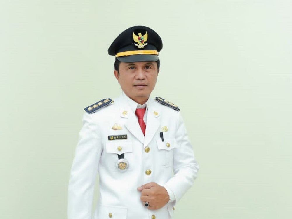 Camat Labuan, Arifin,