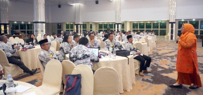 
					Sekretaris Komisi IV DPRD Sulawesi Tengah, Hj. Wiwik Jumatul Rofi’ah, saat memaparkan materi dalam Konferensi Kerja Provinsi (Konkerprov) PGRI Sulawesi Tengah 2025 di Palu, Jumat (13/09/25). FOTO: istimewa
