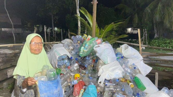 
					Ibu Alia, nasabah PT Permodalan Nasional Madani (PNM) Cabang Palu. FOTO: istimewa