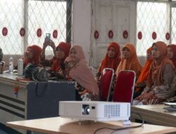 Bunda Wiwik Kutip Al-Hujurat Ayat 11, Ajak Guru MAN 1 Palu Bersama Lawan Bullying