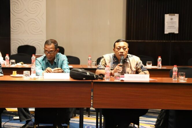 
					Sekretaris Badan Kesbangpol Provinsi Sulawesi Tengah, I Wayan Yudana (kanan), saat menjadi narasumber dalam Forum Pemaparan dan Pembahasan Matriks Peta Jalan Pembinaan Ideologi Pancasila (PIP) Regional III yang digelar BPIP di Hotel Four Points by Sheraton, Makassar, Kamis (02/10/25). FOTO: istimewa