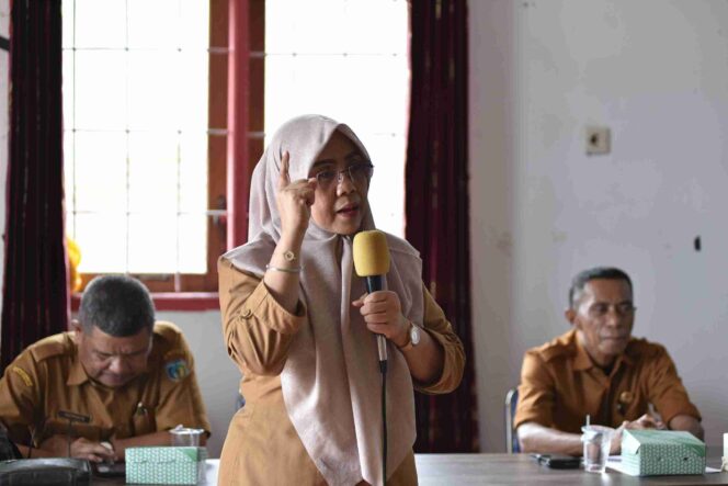 
					Kepala DLH Kabupaten Donggala, Arita Triana. FOTO: netiz.id (Akib).