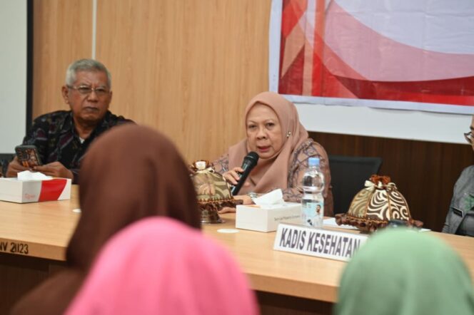 
					Wakil Gubernur Sulawesi Tengah Reny A. Lamadjido memberikan arahan saat membuka kegiatan peningkatan kapasitas OSIS dan Pramuka tingkat SMA/SMK se-Kota Palu dalam rangka penanggulangan HIV/AIDS, di Kantor Dinas Kesehatan Provinsi Sulawesi Tengah, Kamis (16/10/25). FOTO: istimewa