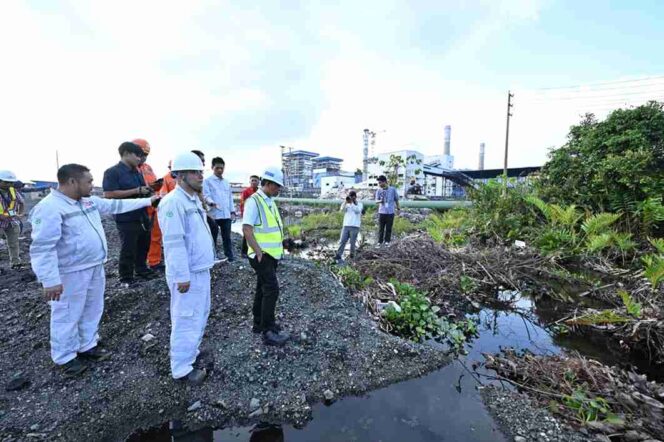 
					Gubernur Sulawesi Tengah Anwar Hafid meninjau langsung kondisi pengelolaan limbah di area PT Nadesico Nickel Industry (NNI), Kecamatan Petasia Timur, Kabupaten Morowali Utara, Kamis (23/10/25). FOTO: istimewa
