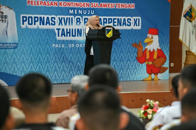 
					Wakil Gubernur Sulawesi Tengah, dr. Reny A. Lamadjido, memberikan sambutan sekaligus melepas kontingen Sulteng yang akan berlaga pada POPNAS XVII dan PEPARPENAS XI Tahun 2025 di Gedung Pogombo, Palu, Rabu (29/10/25). FOTO: istimewa