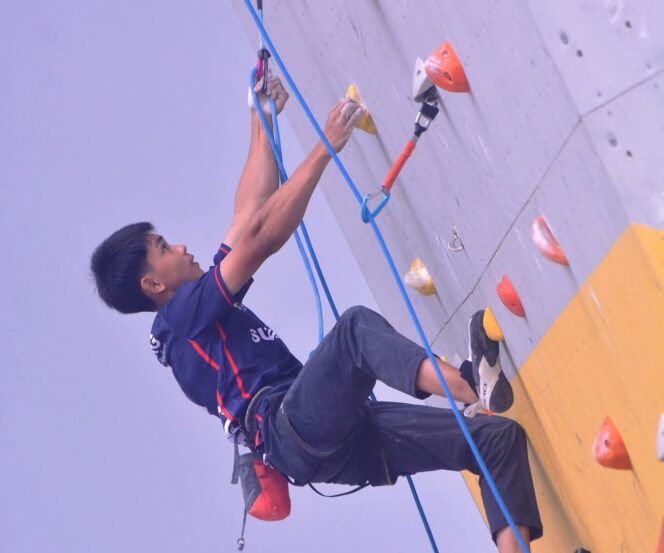 
					Ariayawan Yalesyudha Widodo saat berlaga pada final nomor lead putra POPNAS XVII 2025 di Cibubur Youth Elite Sport Center, Jakarta. FOTO: istimewa