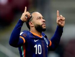 Gol Depay Selamatkan Belanda dari Kekalahan di Markas Polandia