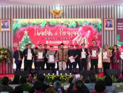 Menteri ATR/BPN Serahkan Sertipikat Rumah Ibadah Kristiani di Perayaan Natal 2025