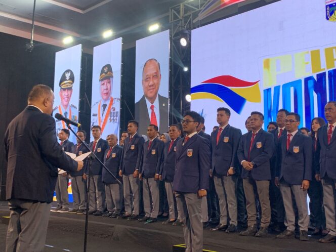 
					Ketua Umum KONI Pusat, Letjen TNI (Purn) Marciano Norman, memimpin prosesi pelantikan Pengurus KONI Sulawesi Tengah periode 2025–2029 di Palu, Selasa (02/12/25). FOTO: BMS