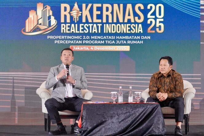 
					Menteri Agraria dan Tata Ruang/Kepala BPN menyampaikan arahan kepada peserta dalam Rapat Kerja Nasional (Rakernas) Realestat Indonesia (REI) 2025 di Jakarta, Kamis (04/12/25). FOTO: istimewa