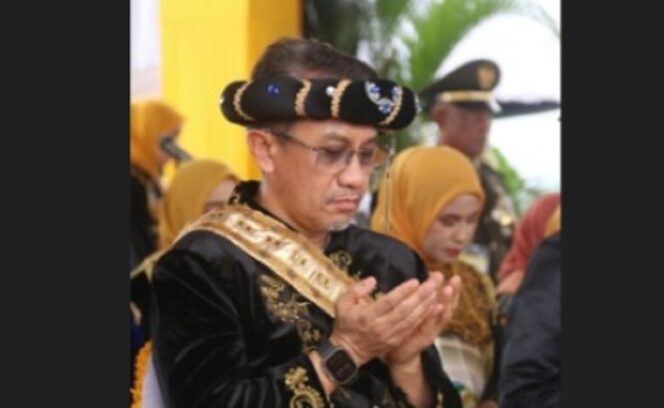 
					Wakil Ketua DPRD Provinsi Sulawesi Tengah, Syarifuddin Hafid, saat mengikuti rangkaian doa pada peringatan HUT ke-26 Kabupaten Morowali, Jumat (05/12/25). FOTO: istimewa