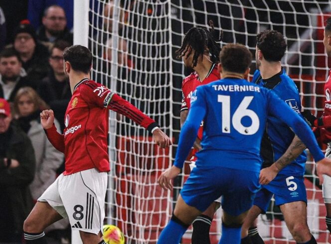 
					Pemain Manchester United merayakan gol ke gawang Bournemouth dalam laga Liga Premier Inggris pekan ke-16 di Stadion Old Trafford. FOTO: (IG) AFC Bournemouth