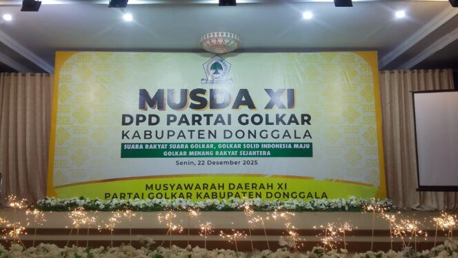 
					Suasana persiapan Musyawarah Daerah (Musda) XI DPD Partai Golkar Kabupaten Donggala yang akan digelar di Gedung Oasis, Kelurahan Tanjung Batu, Kecamatan Banawa, Senin Besok (22/12/25). FOTO: Syahrul