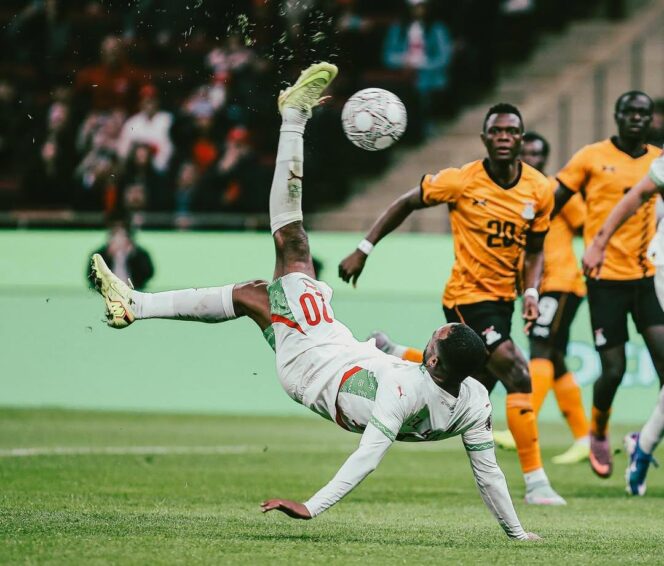 
					Penyerang Maroko Ayoub El Kaabi melakukan tendangan gunting spektakuler yang berbuah gol ke gawang Zambia pada laga Piala Afrika (AFCON) Grup A di Stade Prince Moulay Abdallah, Rabat. FOTO: (IG) equipedumaroc